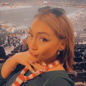 Meet your Posher, Celeste-marie